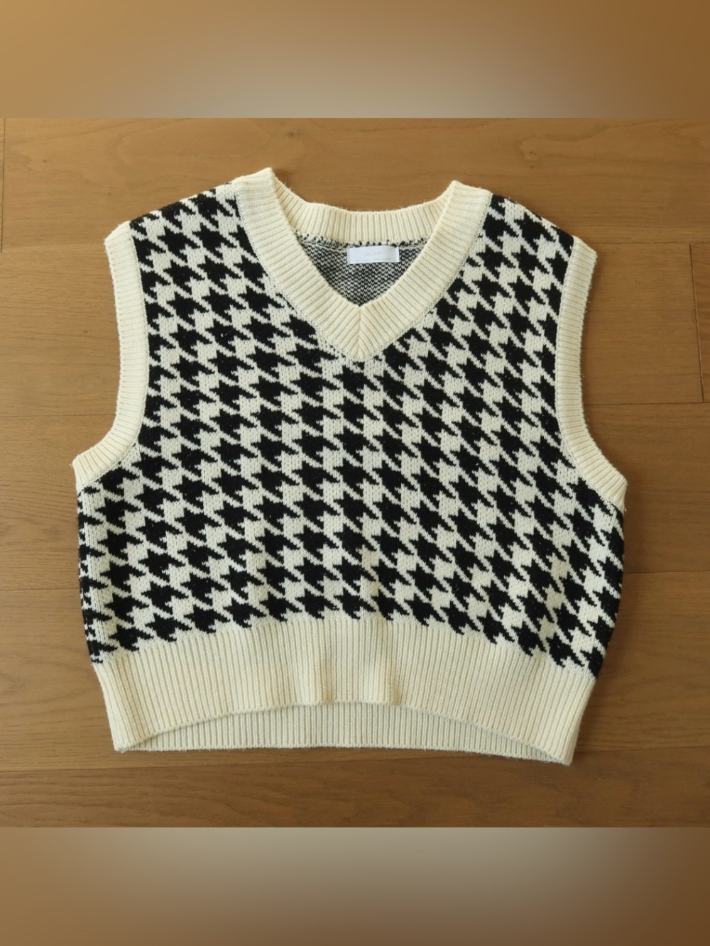 OAK + FORT Black & White Houndstooth V-Neck Sweater Vest